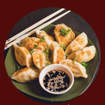 Pan Fried Dumplings (10 Pcs)