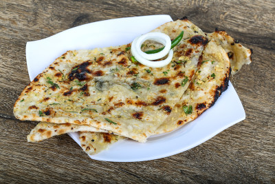 tandori-garlic-naan