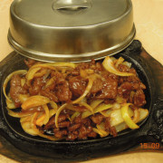 88. Sizzling Steak Chinese Style <br> 铁板中式牛柳