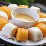 Mini Fried Bun with Sweet Condensed Milk